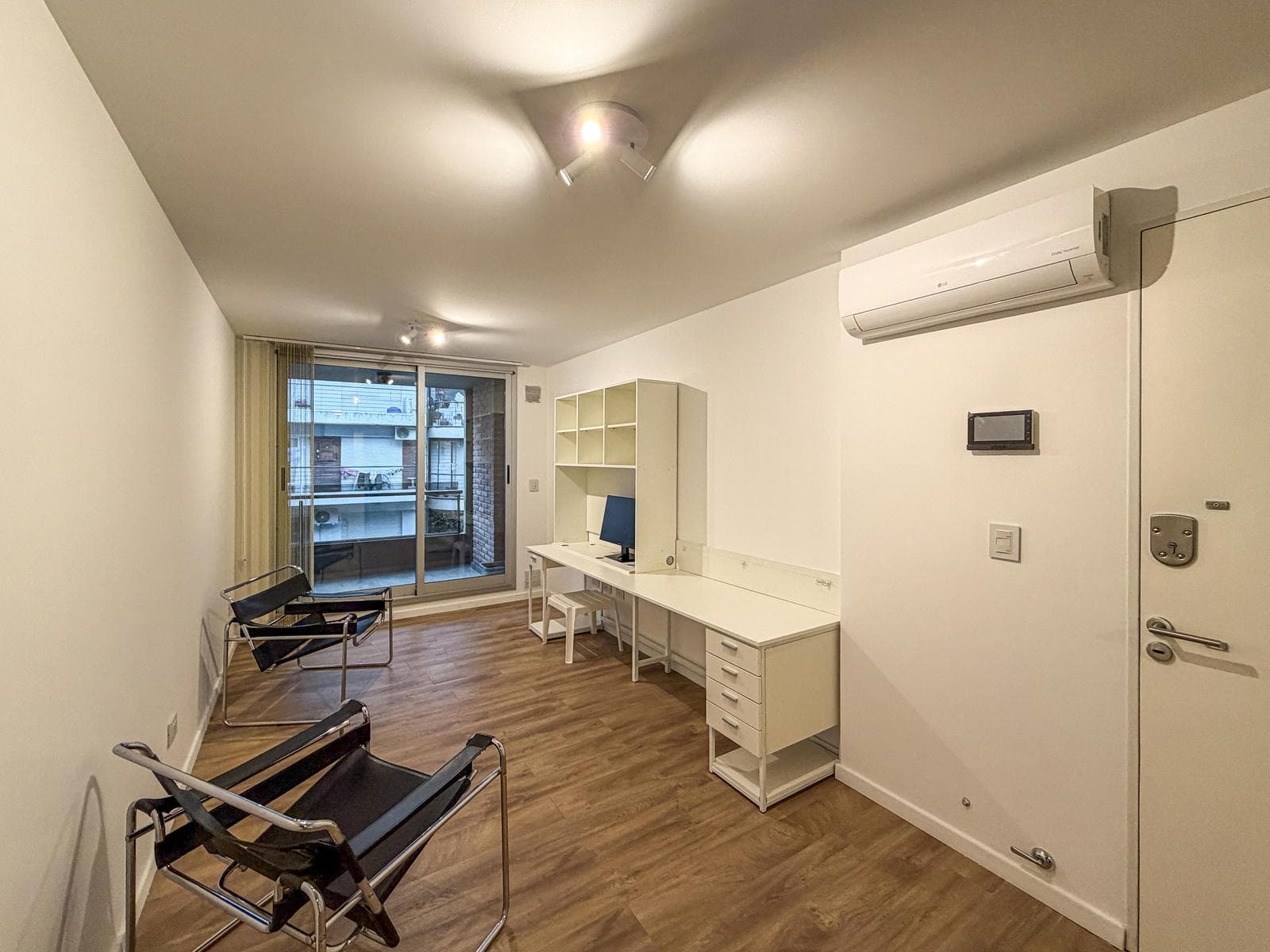 Brand-new 1-bedroom apartment with a garage in Martin