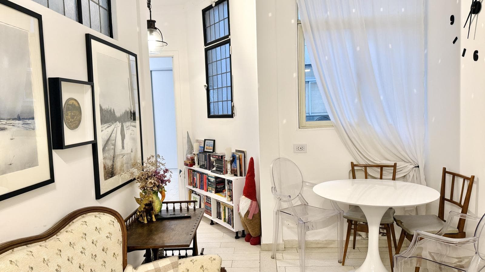 4-Bedroom Apartment for Sale in Monserrat