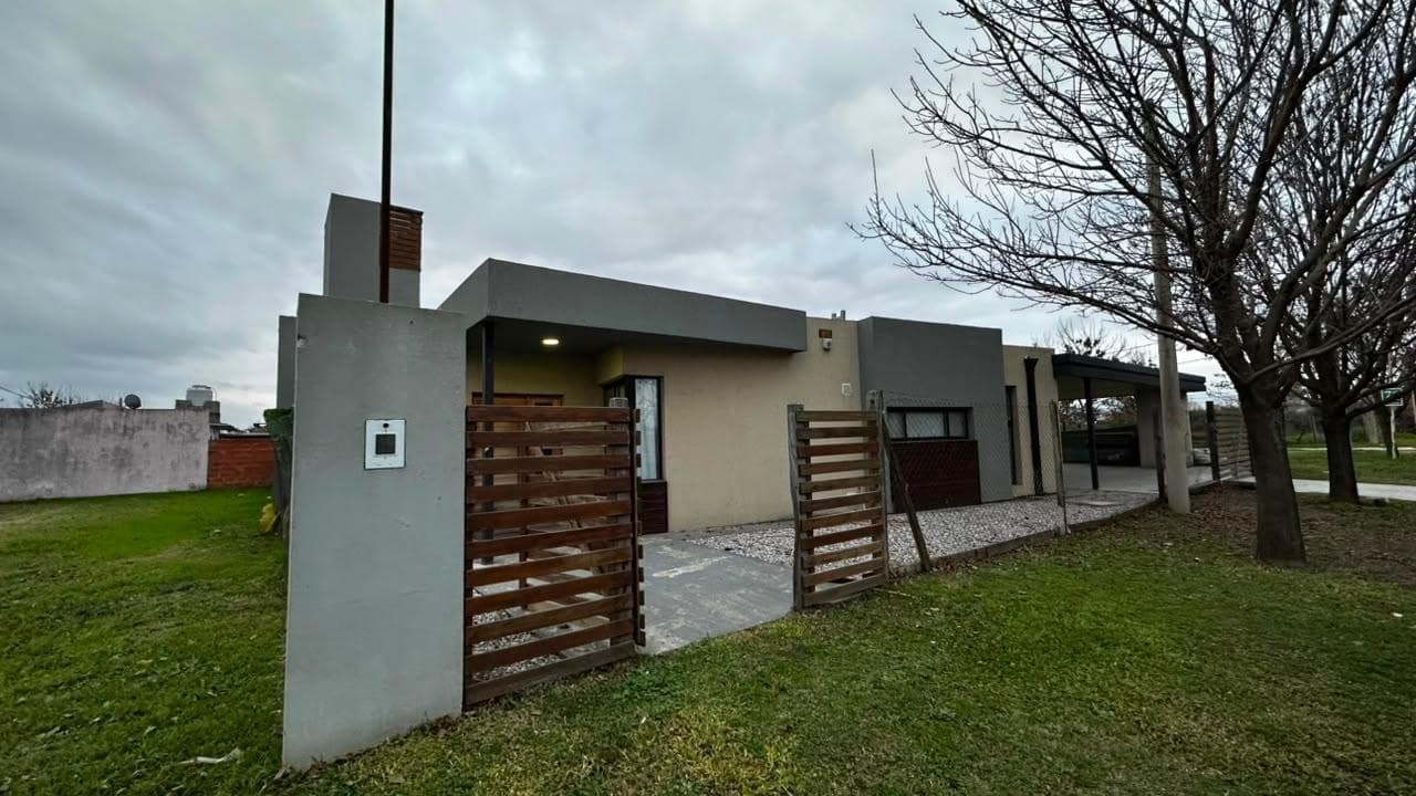 Puerto General San Martin House