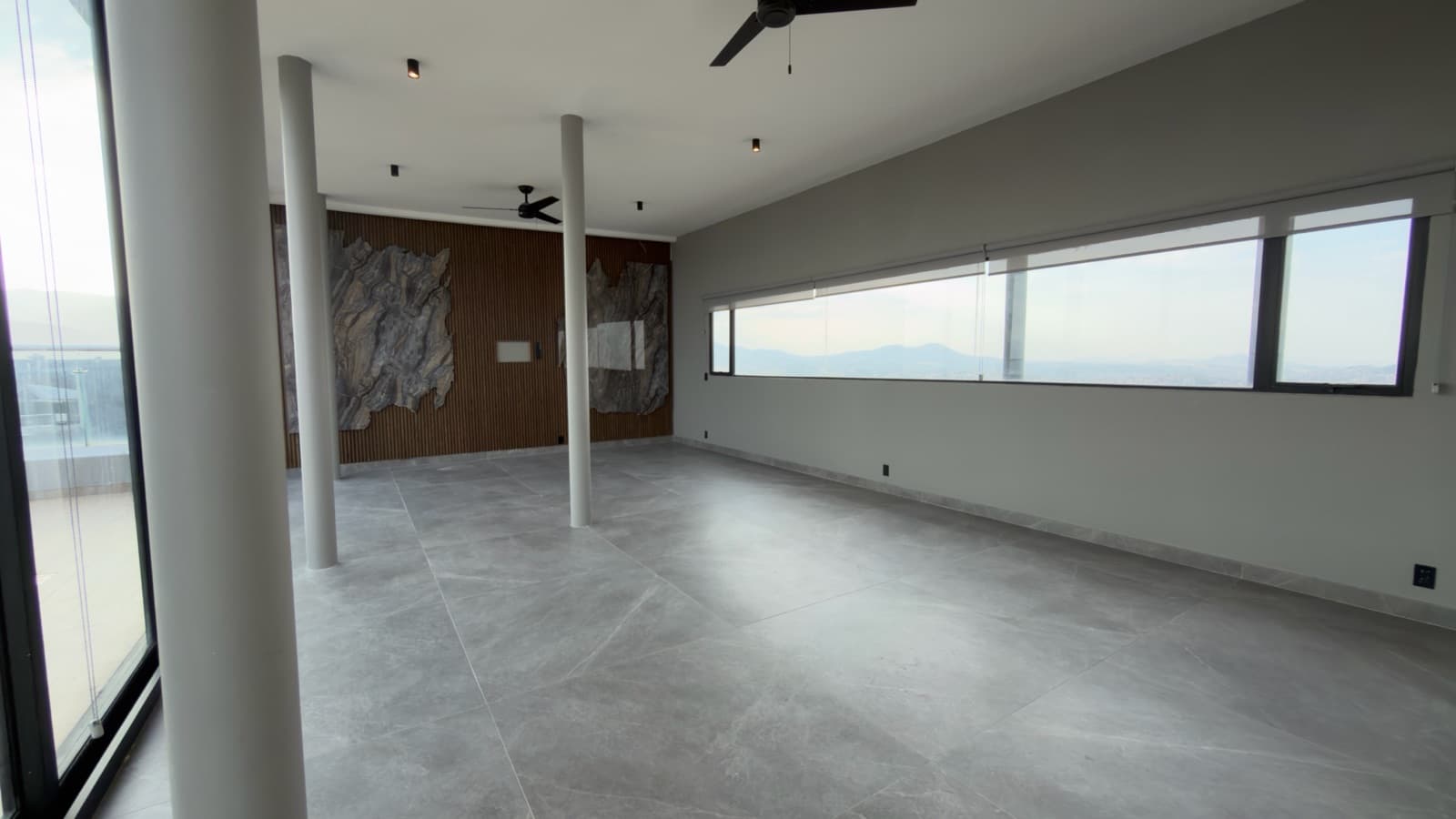 Stunning Townhouse in Bosque Real