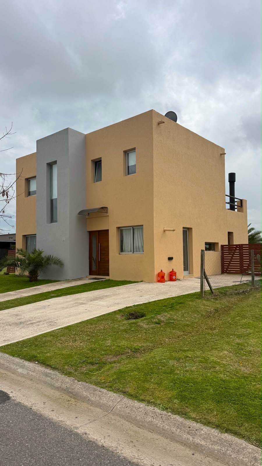 House - Marina I Village