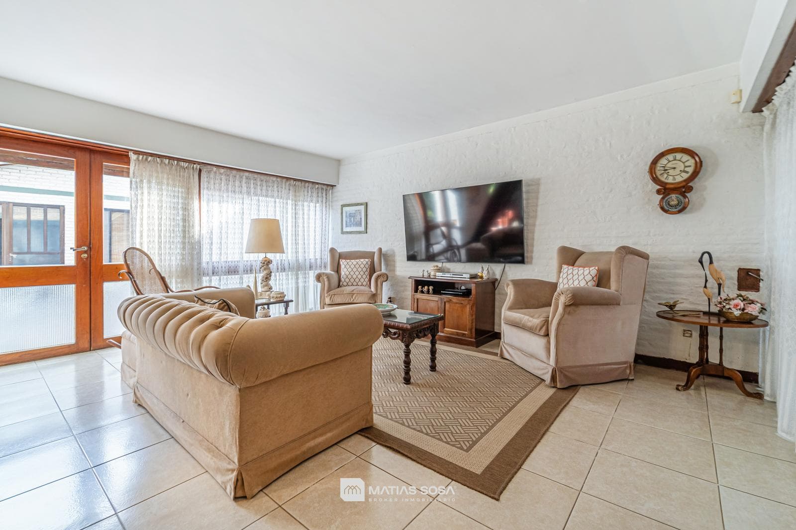 For Sale - House - 5 Rooms - Outdoor Kitchen - Pool - Garage and Parking - La Florida
