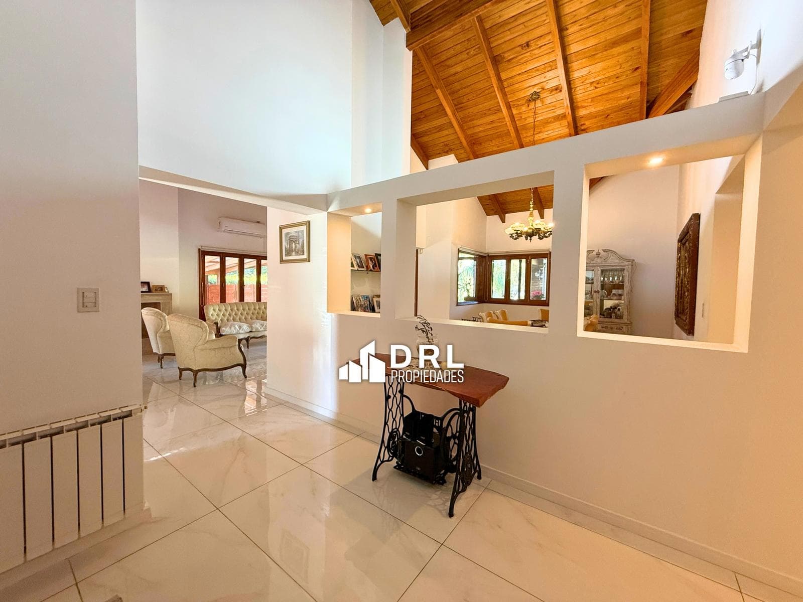House for Sale in Lomas de la Carolina