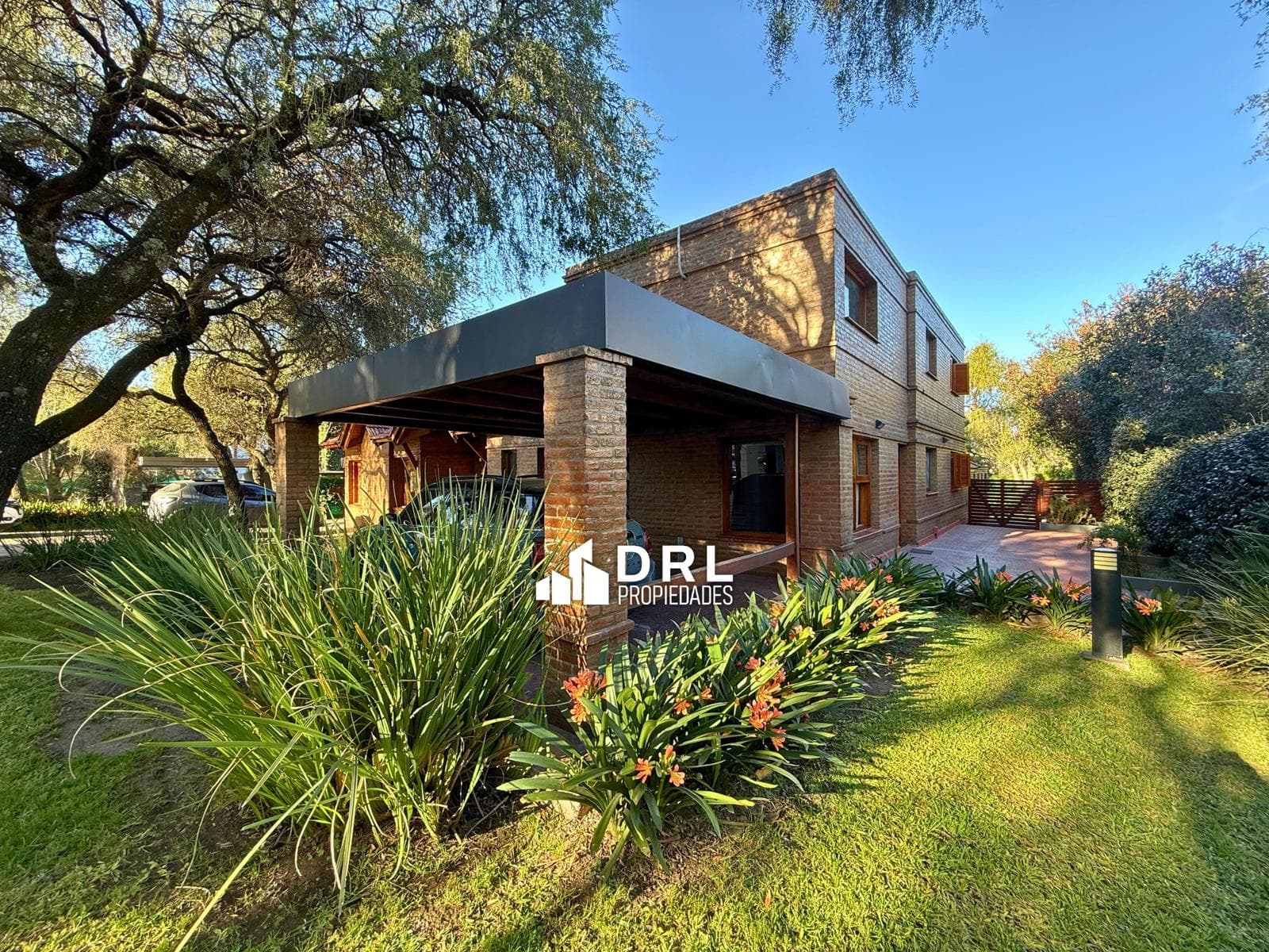 House for Sale in Lomas de la Carolina