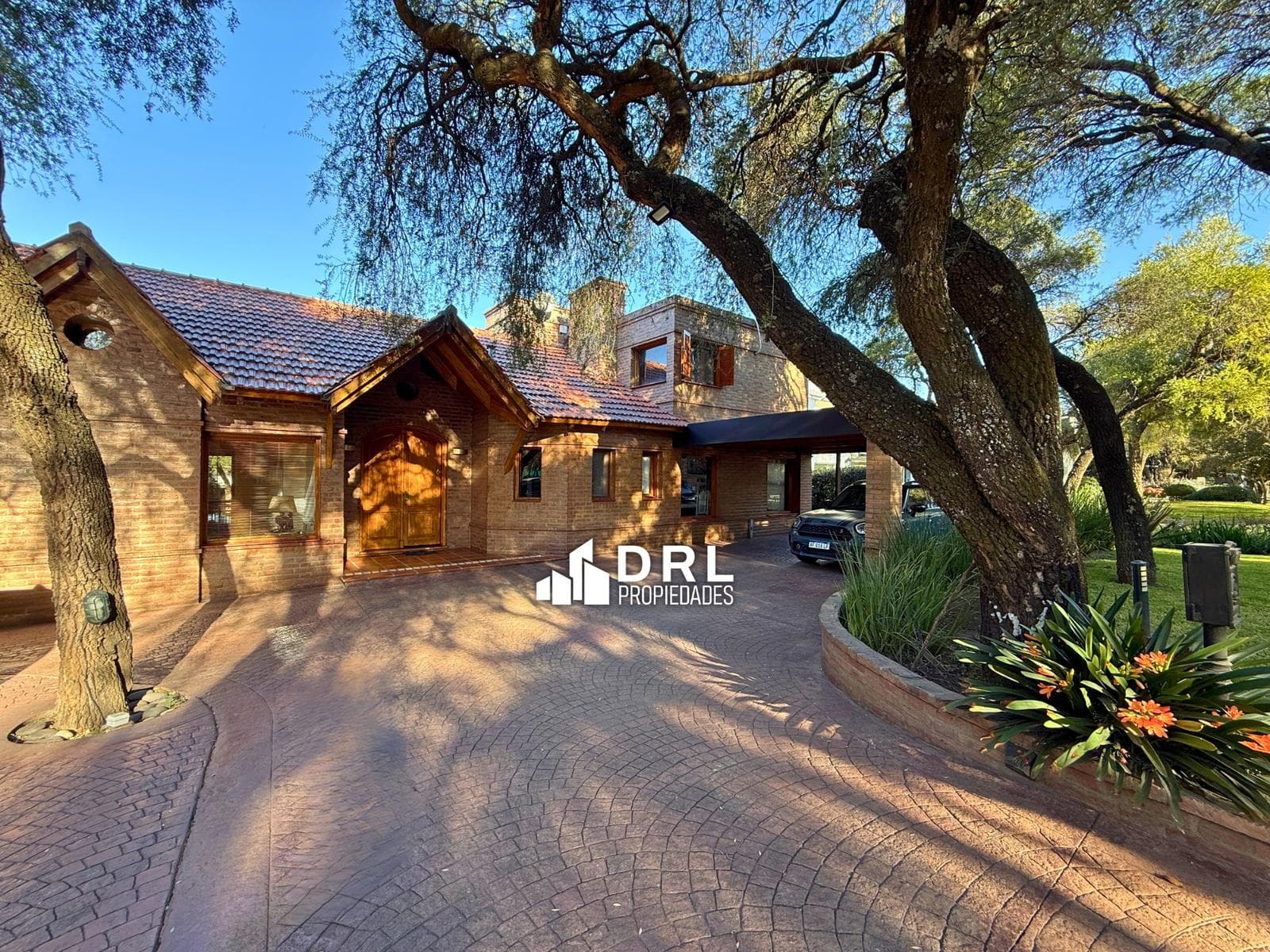 House for Sale in Lomas de la Carolina
