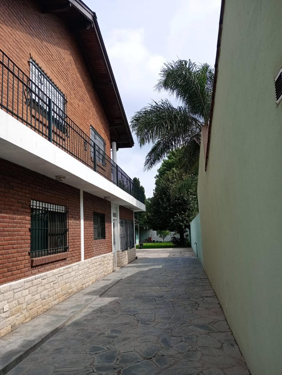 For sale: House with 5 rooms and an apartment, credit available, in the Ingeniero Maschwitz neighborhood, Escobar.