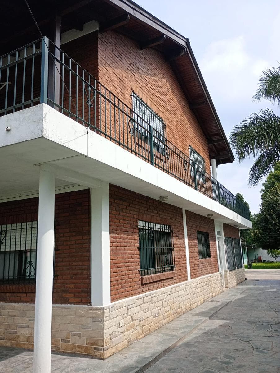 For sale: House with 5 rooms and an apartment, credit available, in the Ingeniero Maschwitz neighborhood, Escobar.