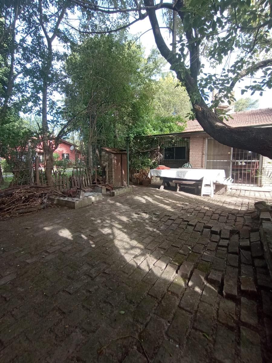 House for sale with 5 rooms in the La Bota neighborhood, Benavidez, Tigre.