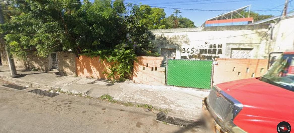 Land for sale in downtown Mérida near La Plancha Park