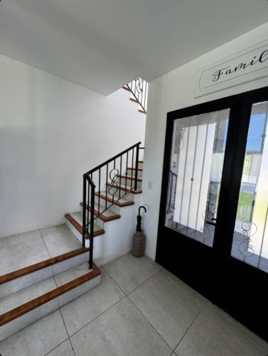6-Bedroom House for Sale in La Laguna, El Cantón Norte Neighborhood, Escobar
