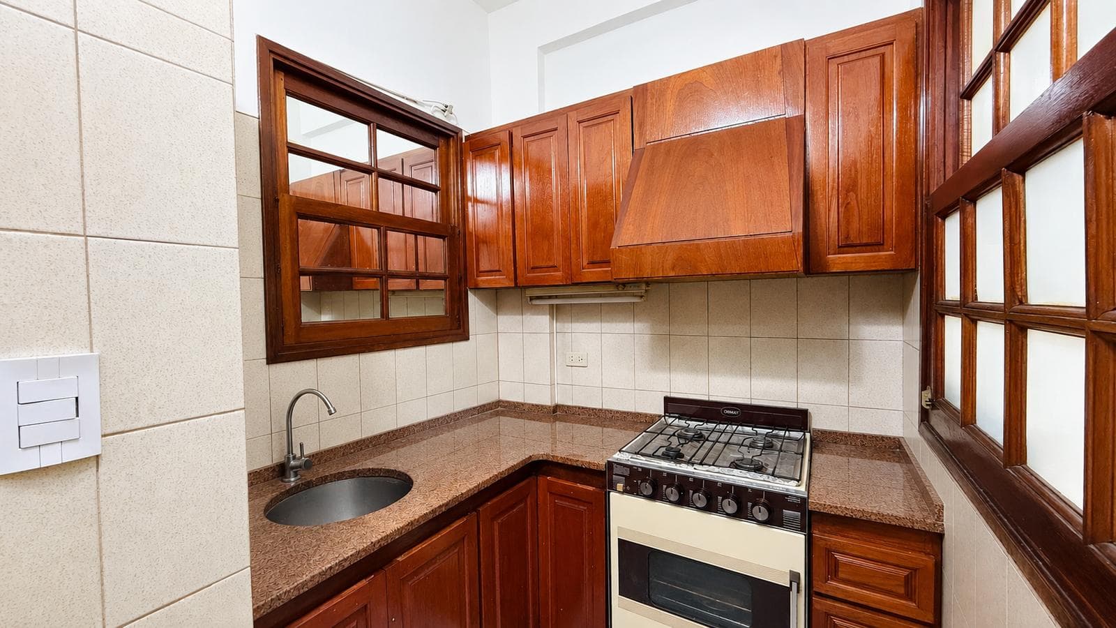 3-Bedroom Apartment for Sale with Balcony in San Telmo