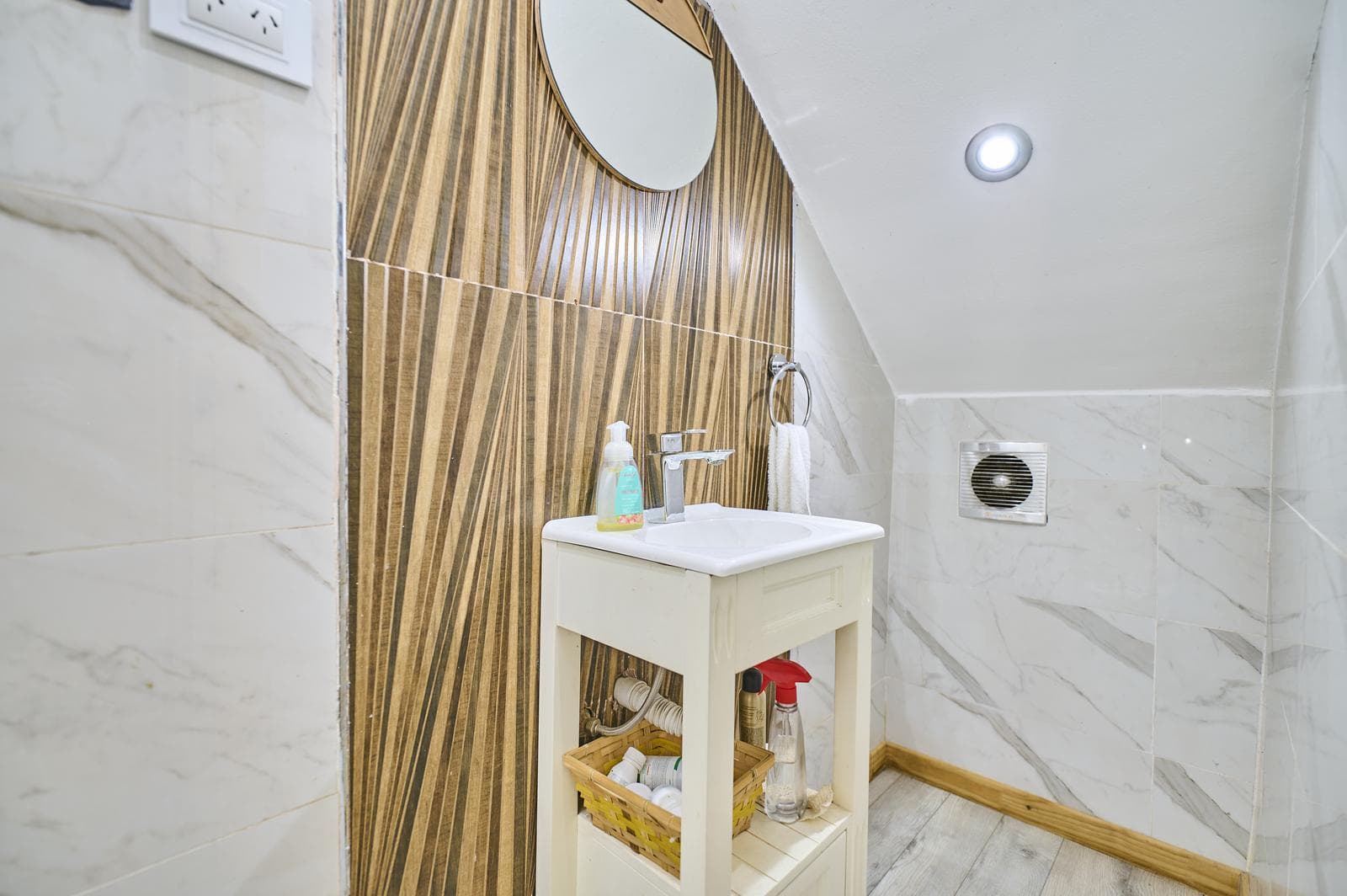 4-Room House for Sale with Patio and Barbecue Area in Parque Avellaneda