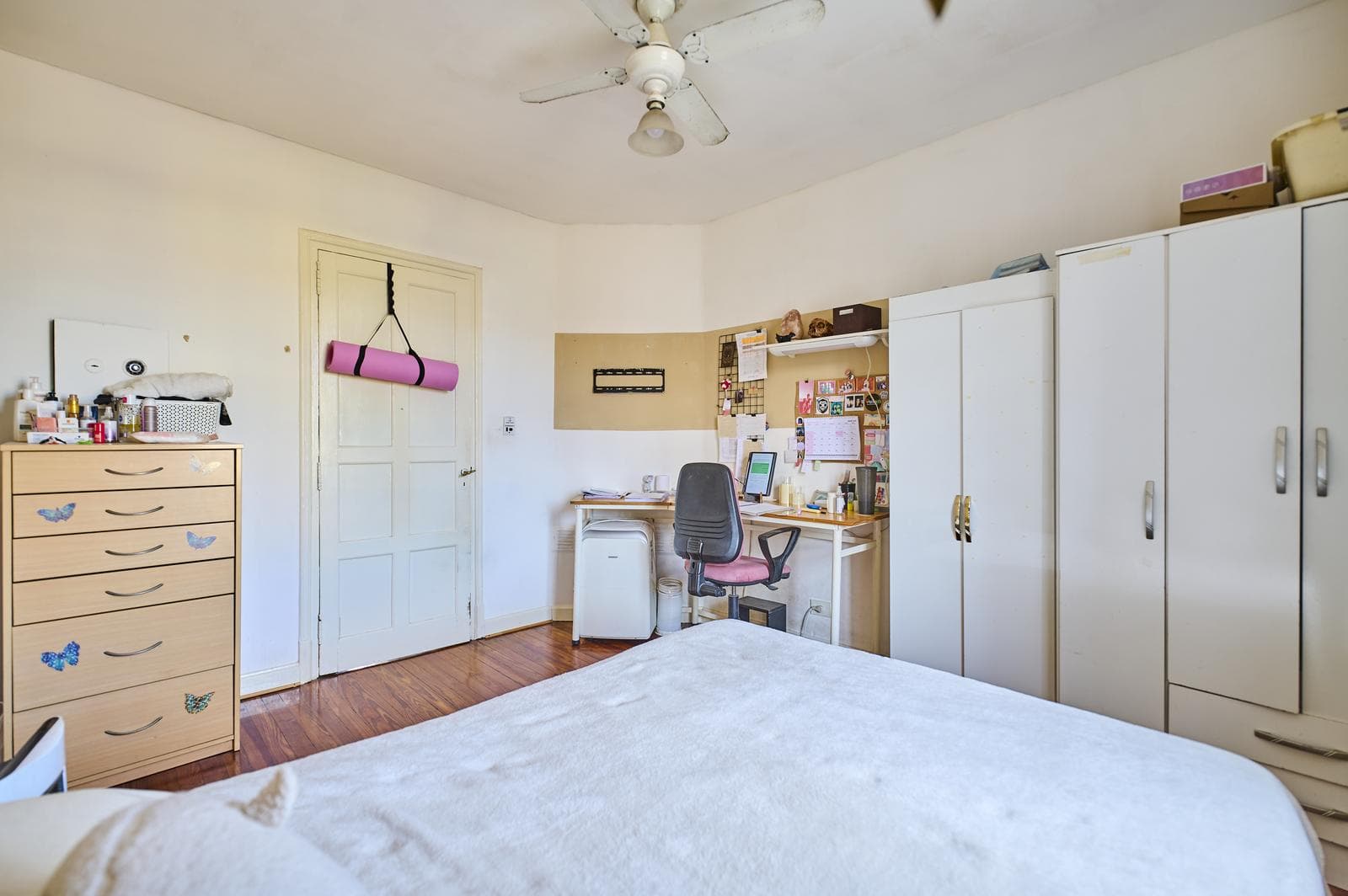 4-Room House for Sale with Patio and Barbecue Area in Parque Avellaneda
