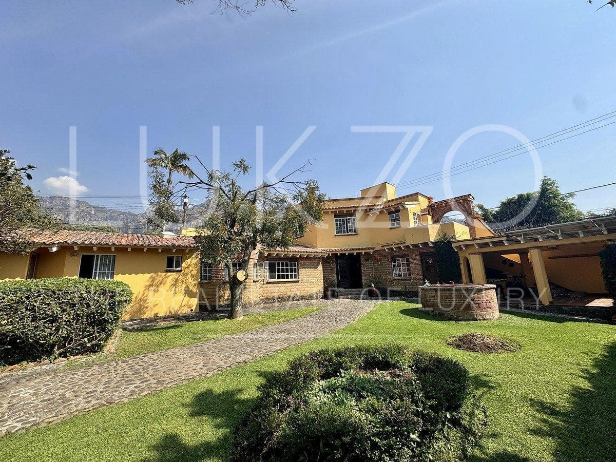 House for Sale in the Santo Domingo Neighborhood, Tepoztlán