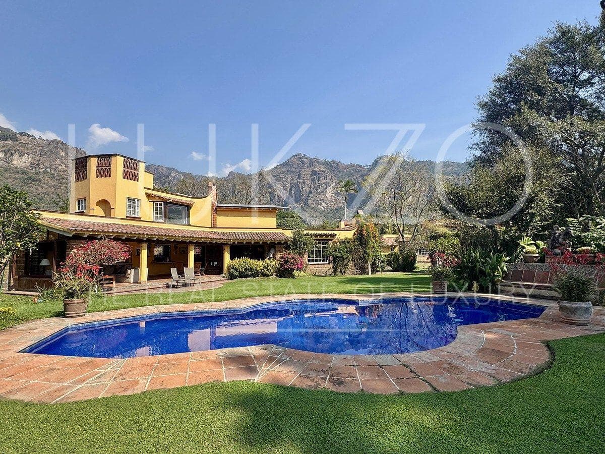 House for Sale in the Santo Domingo Neighborhood, Tepoztlán
