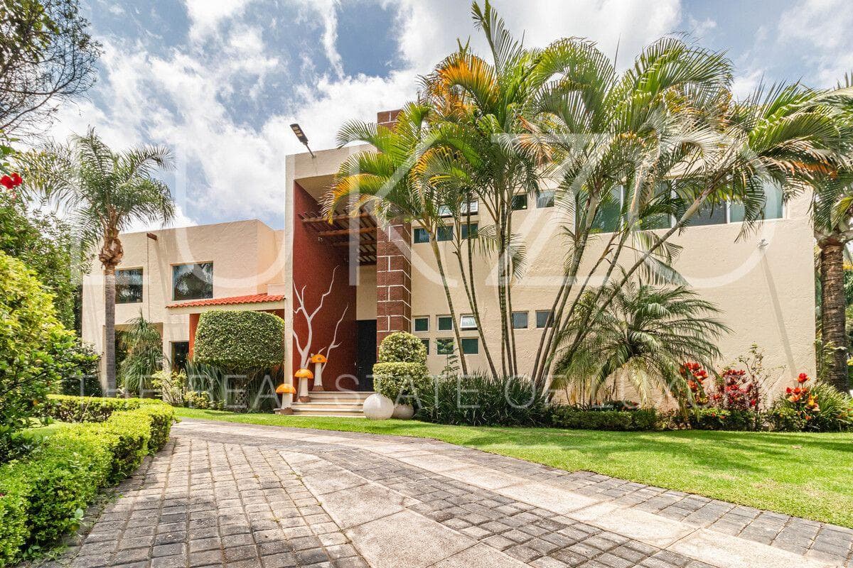 House for Sale in La Herradura, Cuernavaca