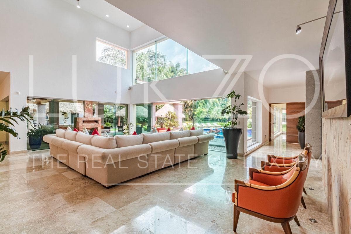 House for Sale in La Herradura, Cuernavaca