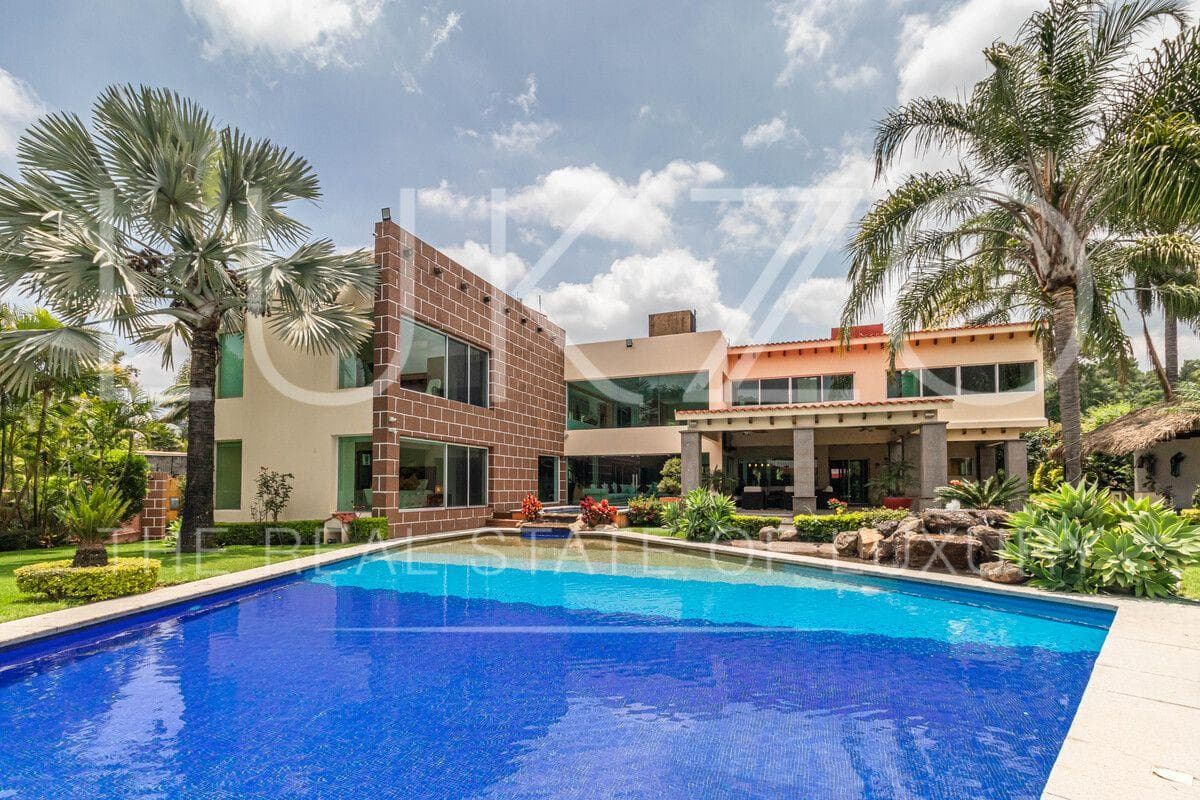 House for Sale in La Herradura, Cuernavaca