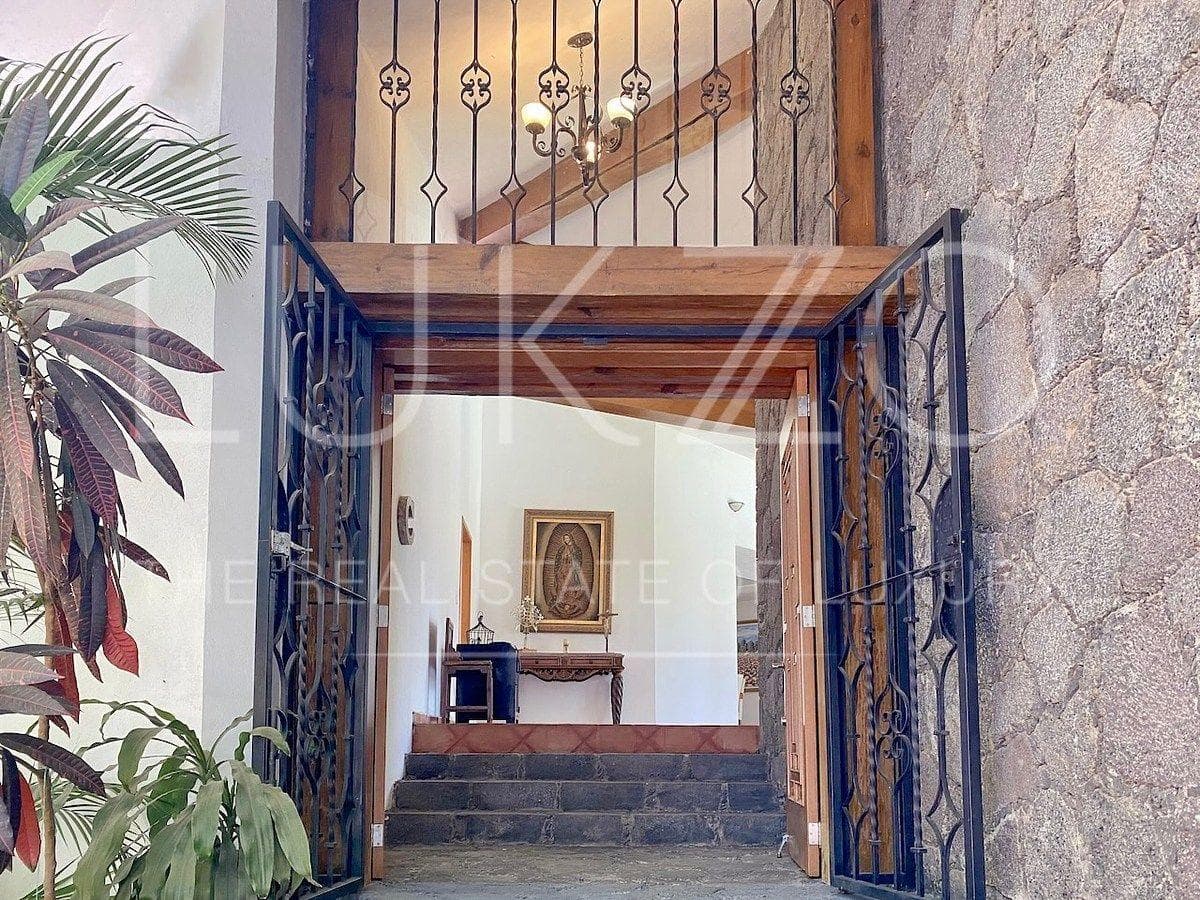 House for Sale in Vista Hermosa, Cuernavaca