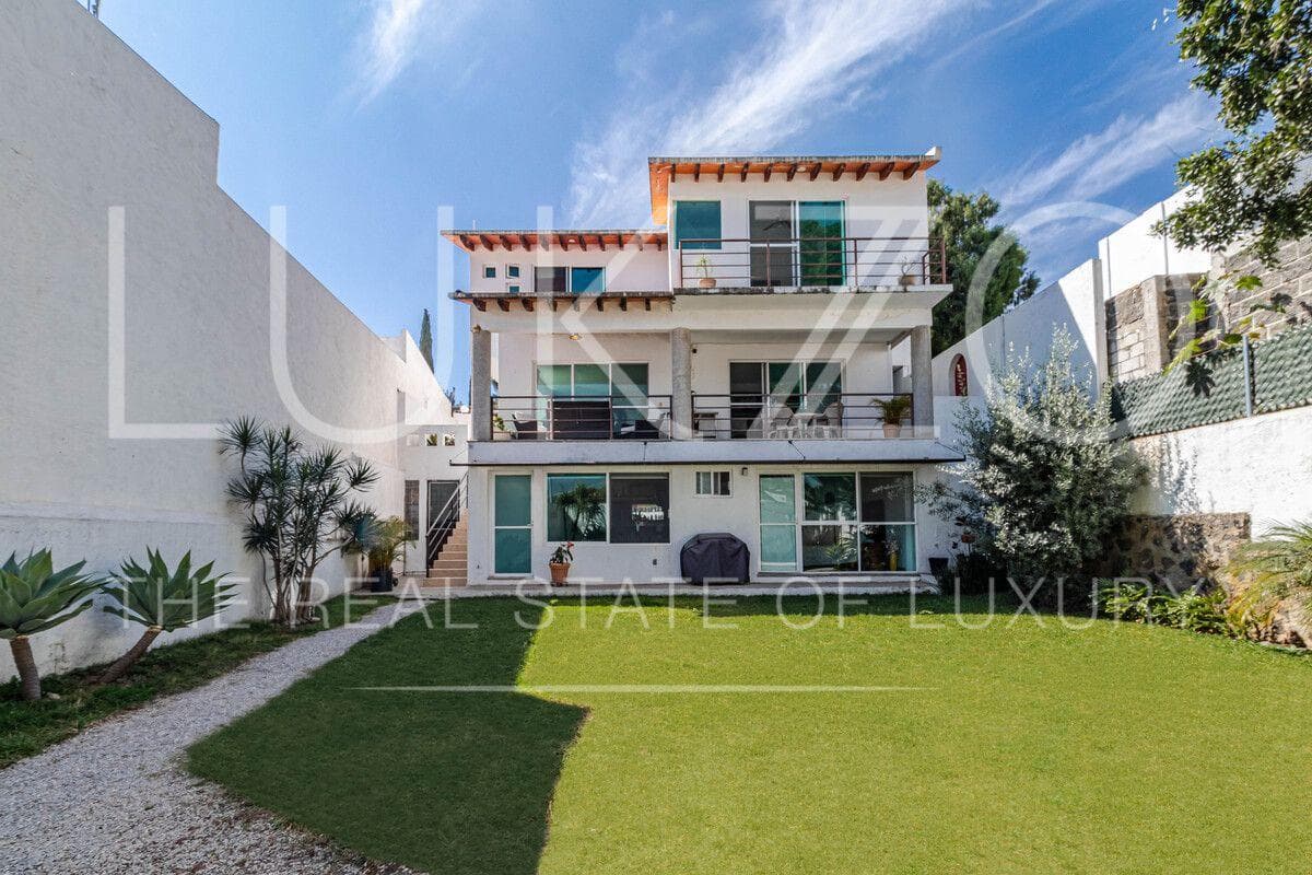 House for Sale in Ahuatlán Tzompantle, Cuernavaca