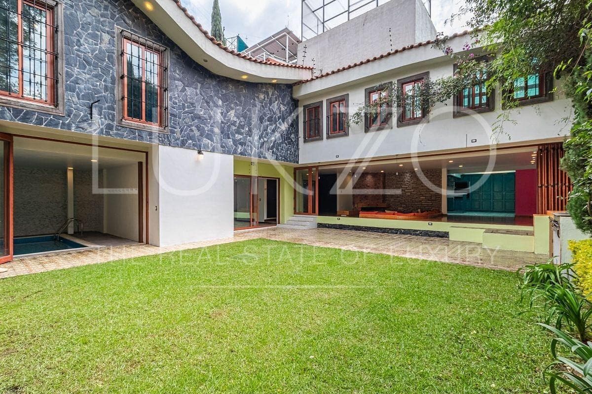 House for Rent on a Private Street in Lomas Altas