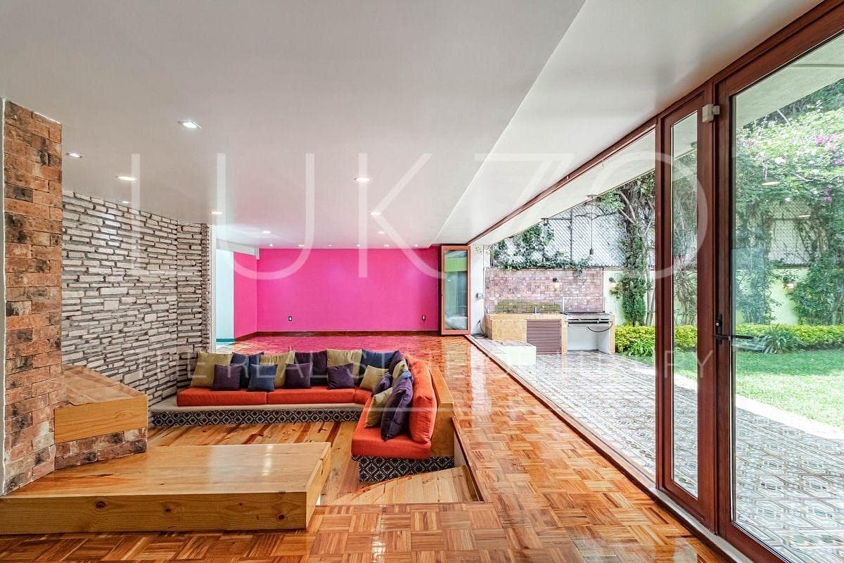 House for Rent on a Private Street in Lomas Altas