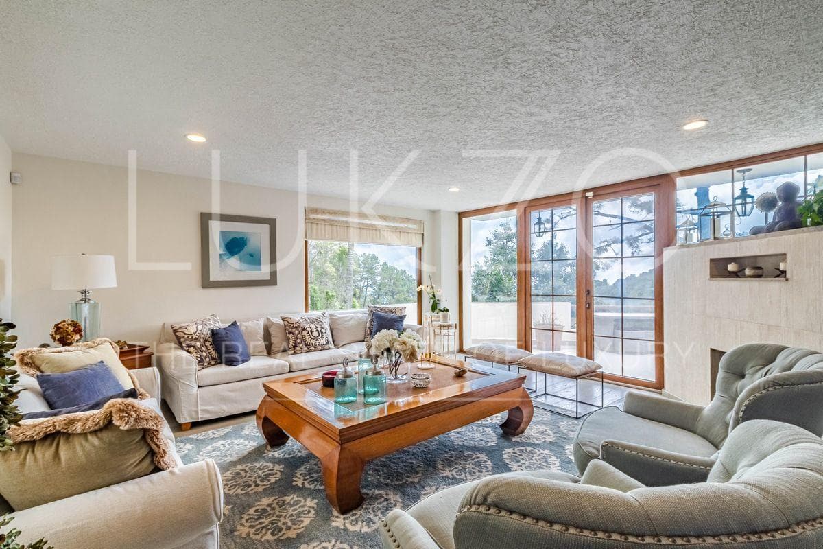 Luxury home for sale in the Colonia del Bosque neighborhood, Cuernavaca