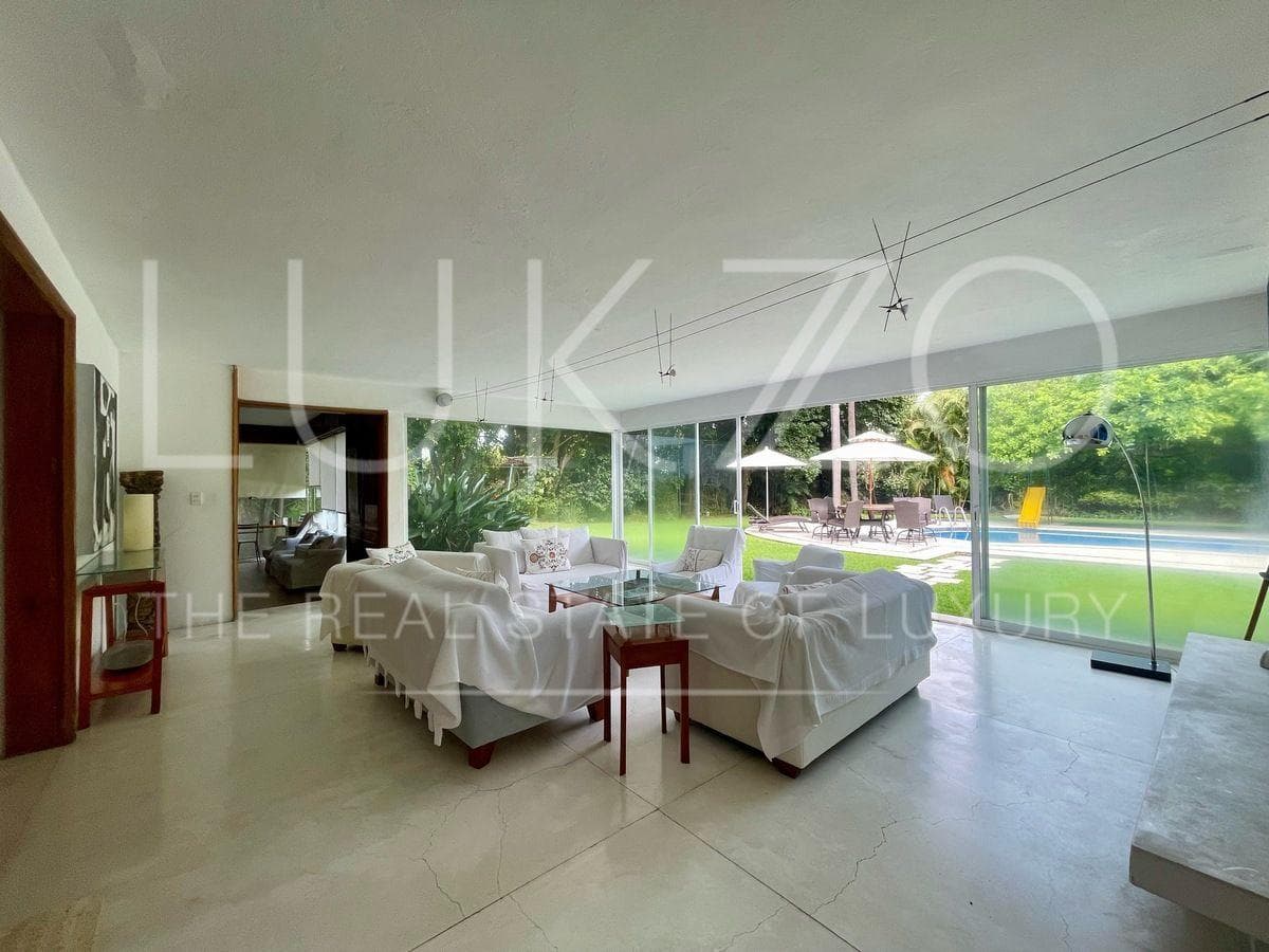 House for Sale in Jardines de Ahuatepec, Cuernavaca