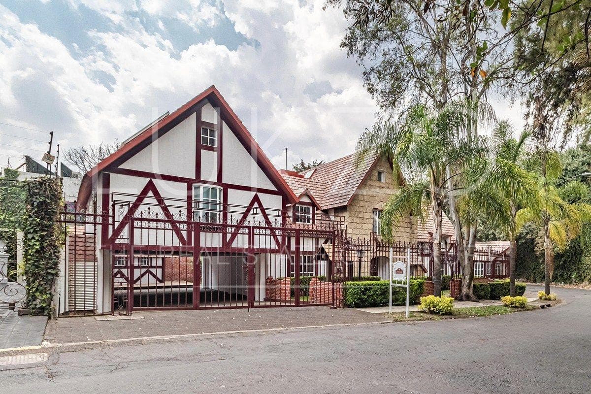House for Sale in Bosques de las Lomas