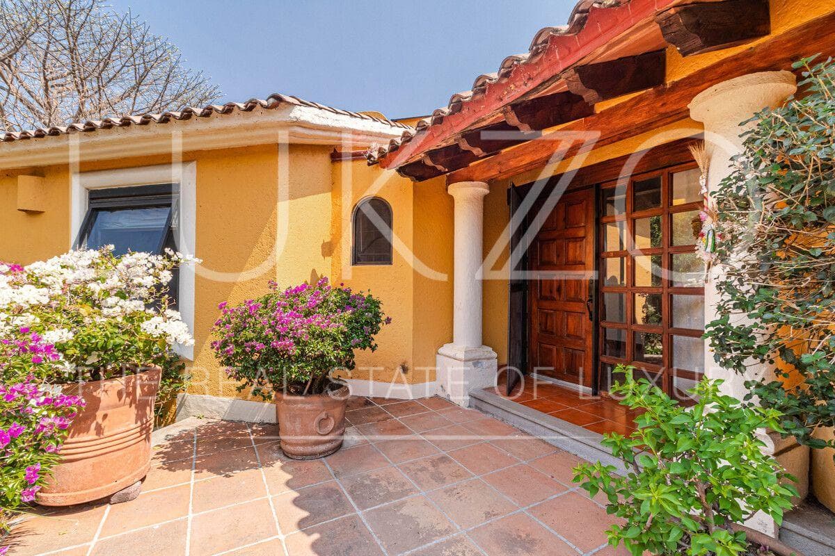 House for Sale in Ixcatepec, Tepoztlan