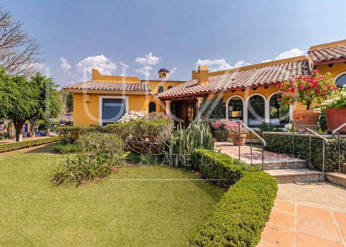 House for Sale in Ixcatepec, Tepoztlan