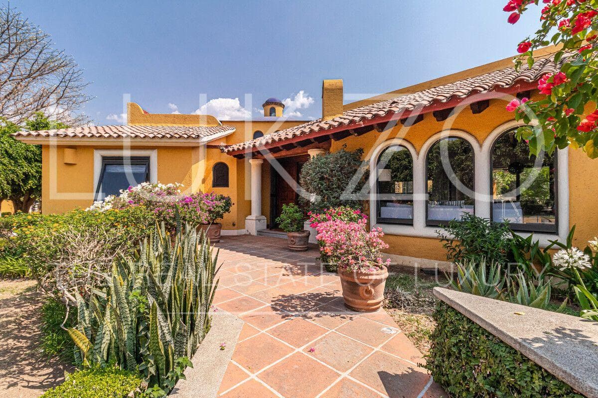 House for Sale in Ixcatepec, Tepoztlan