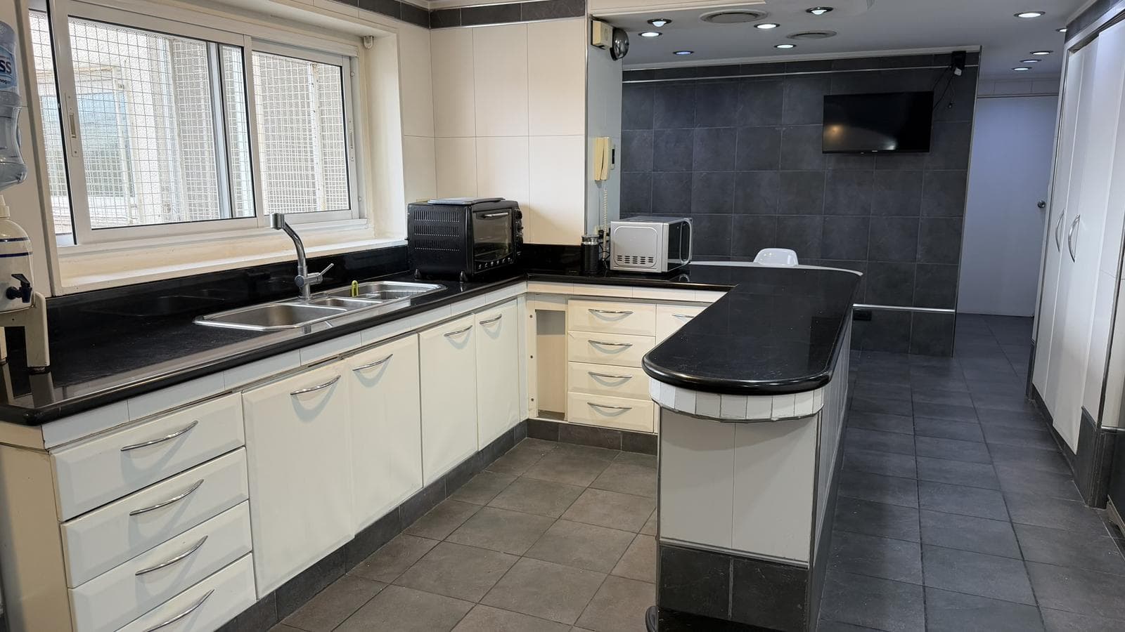 6-Room Apartment for Sale in Recoleta