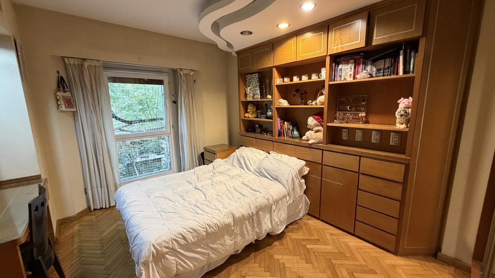 6-Room Apartment for Sale in Recoleta