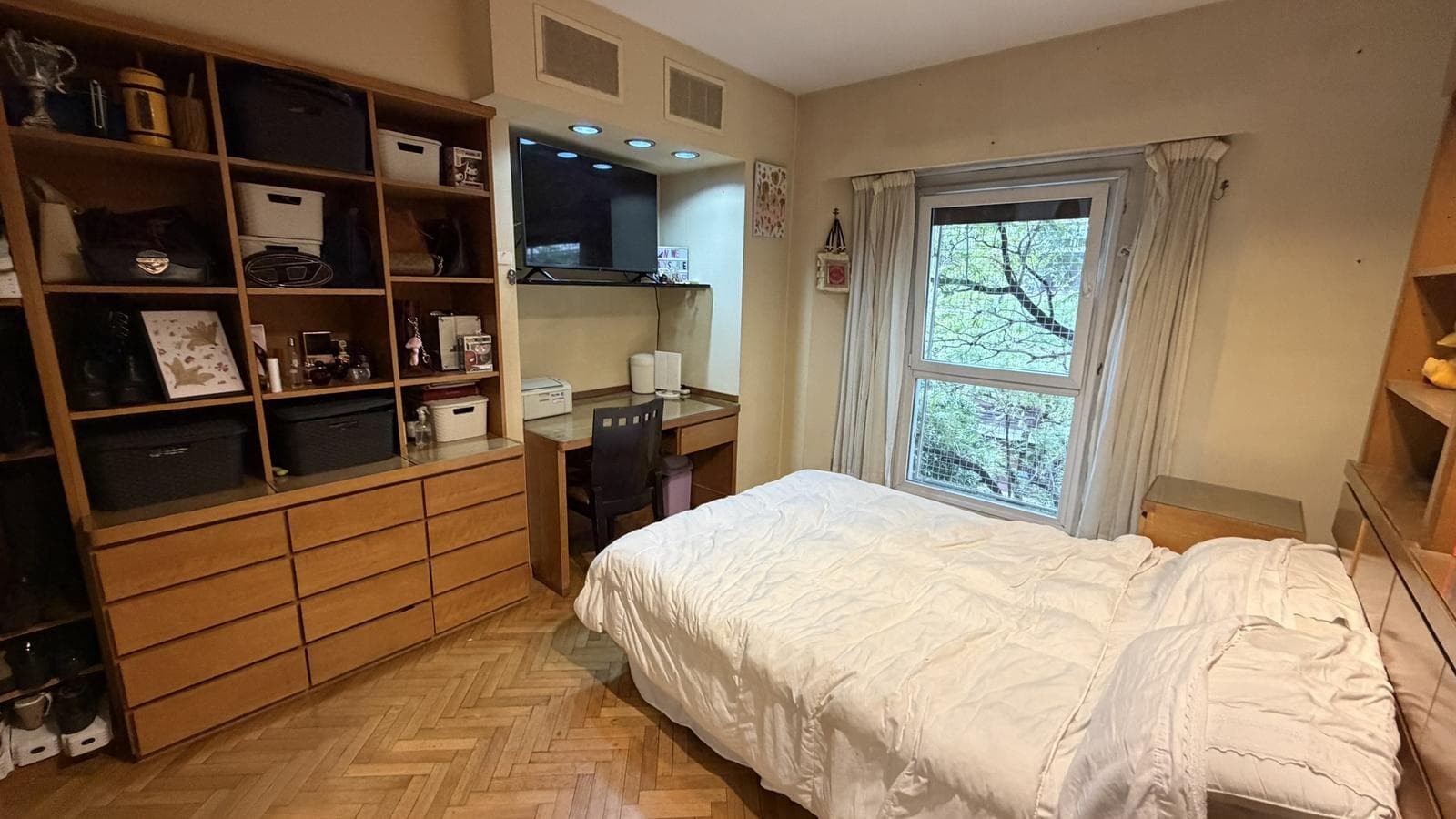 6-Room Apartment for Sale in Recoleta