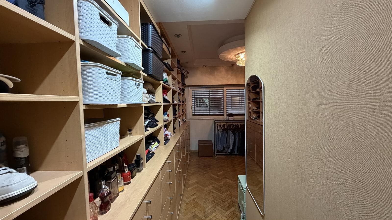 6-Room Apartment for Sale in Recoleta