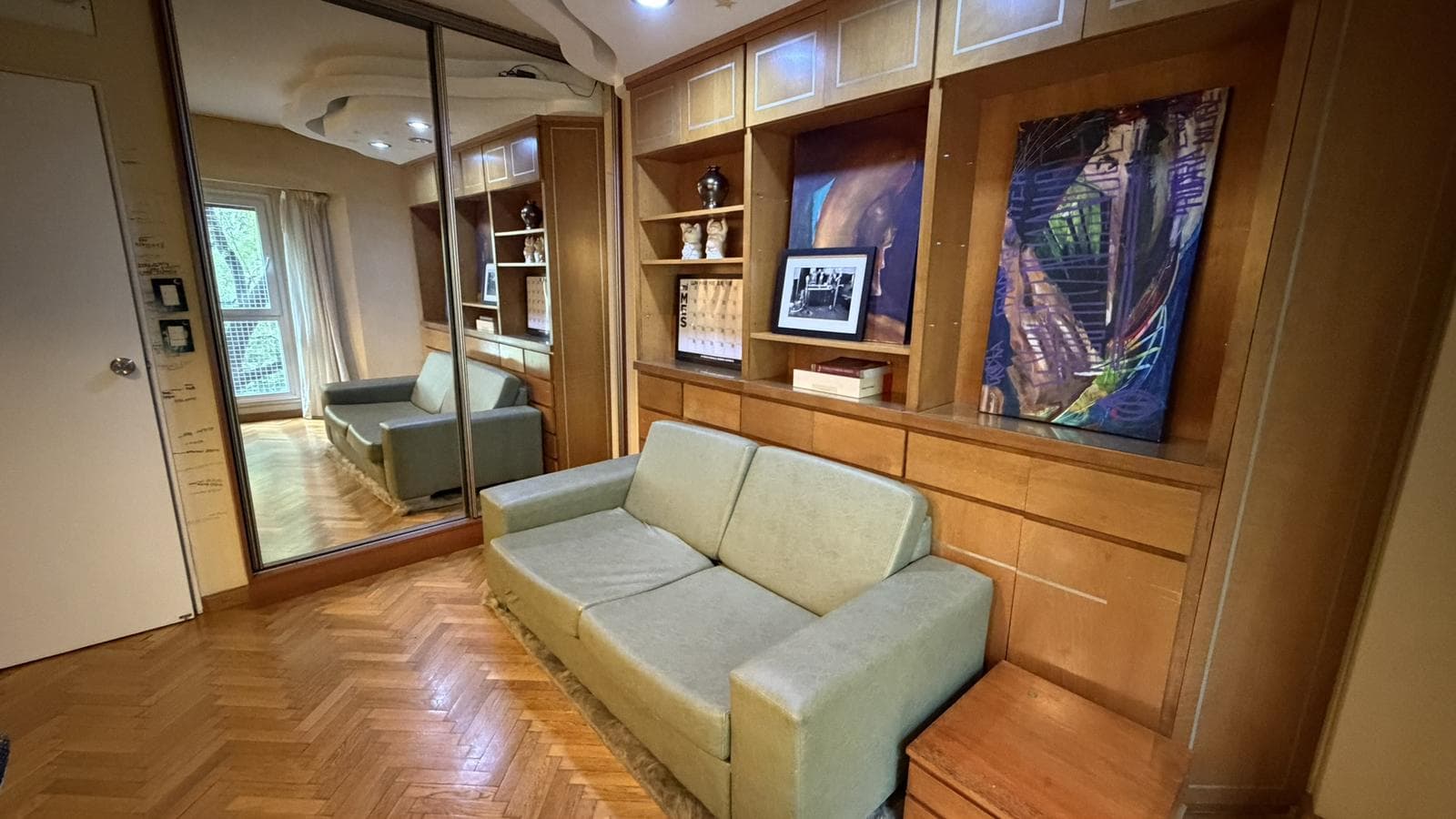6-Room Apartment for Sale in Recoleta