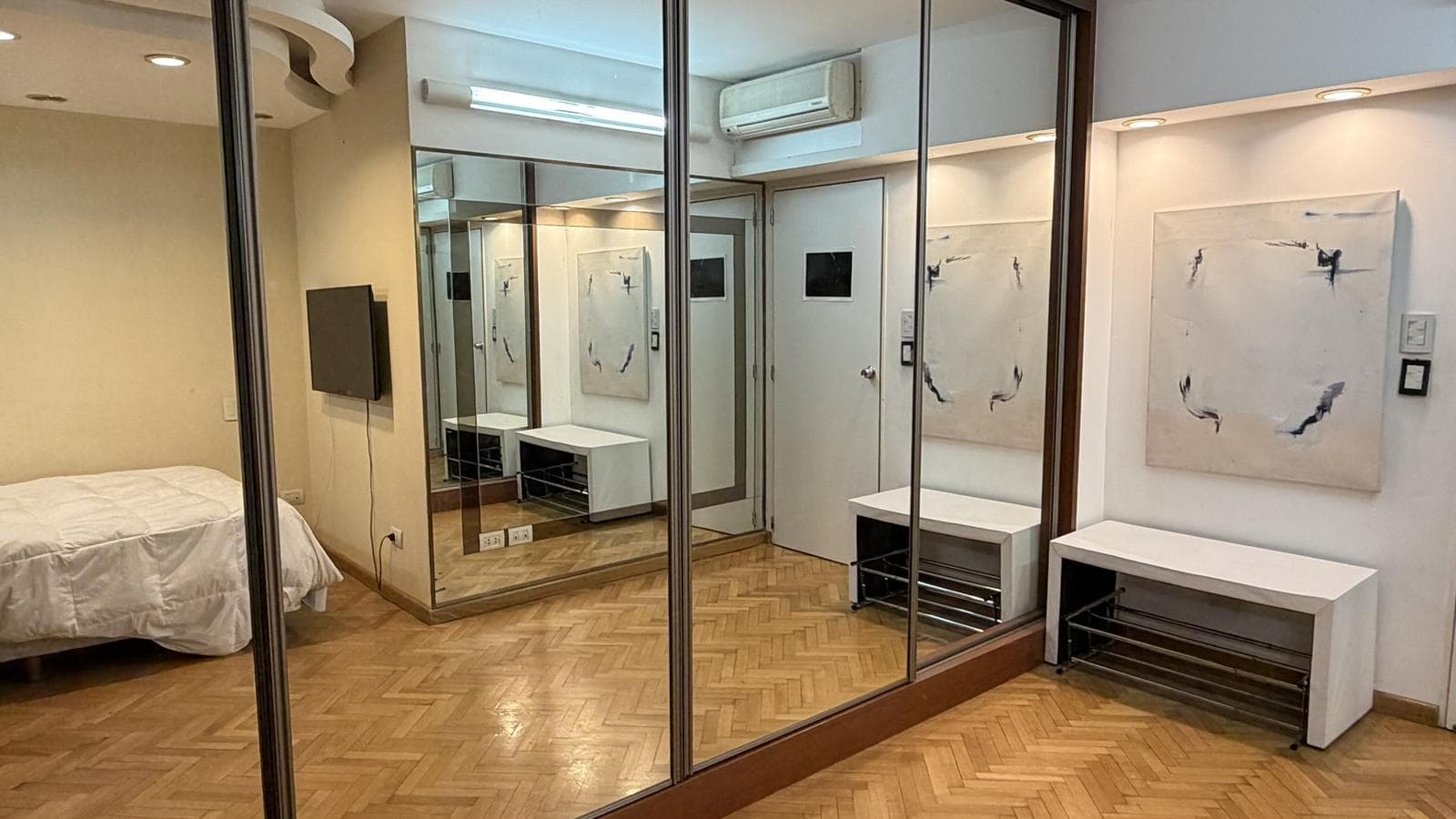 6-Room Apartment for Sale in Recoleta