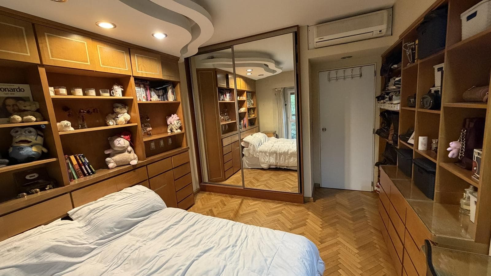 6-Room Apartment for Sale in Recoleta