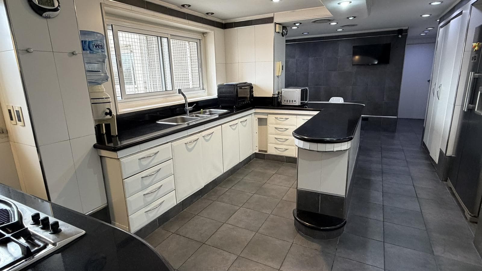 6-Room Apartment for Sale in Recoleta