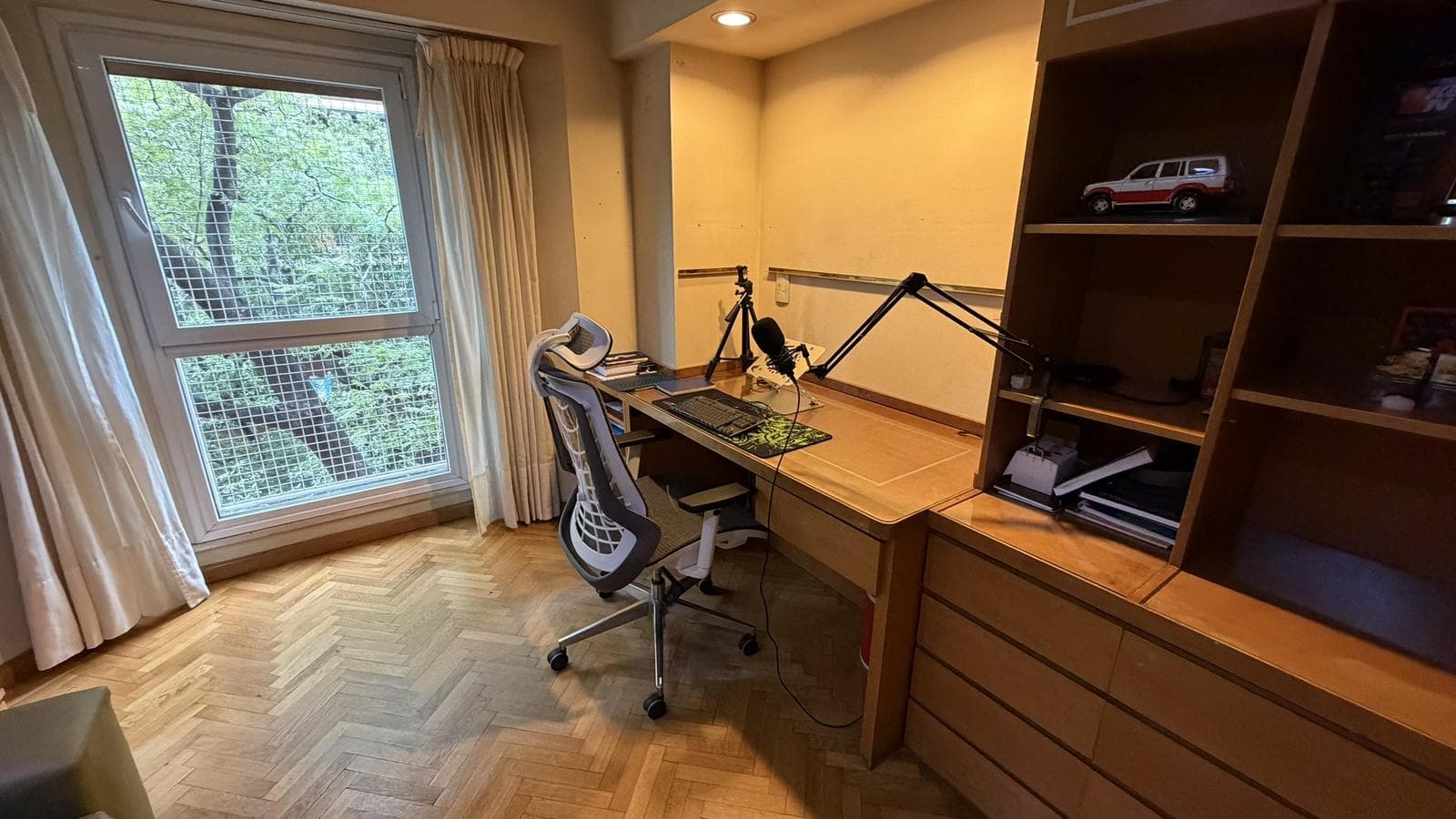 6-Room Apartment for Sale in Recoleta