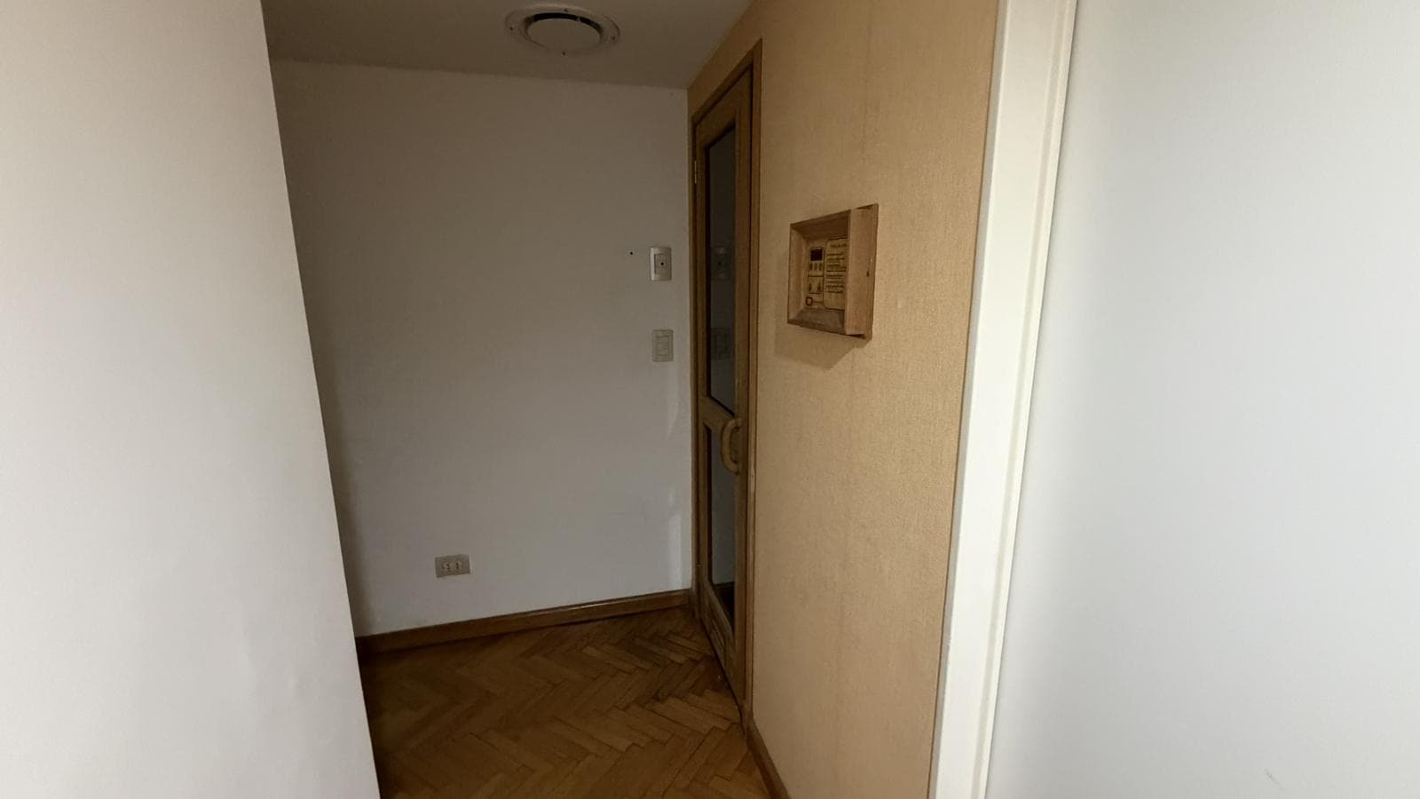6-Room Apartment for Sale in Recoleta