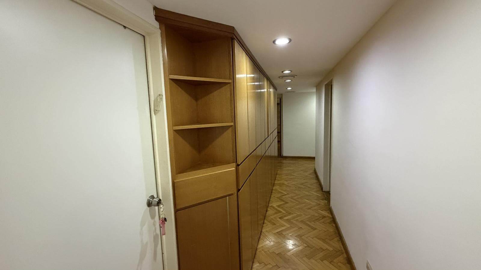 6-Room Apartment for Sale in Recoleta