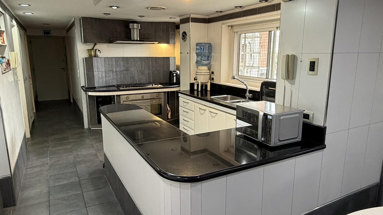 6-Room Apartment for Sale in Recoleta