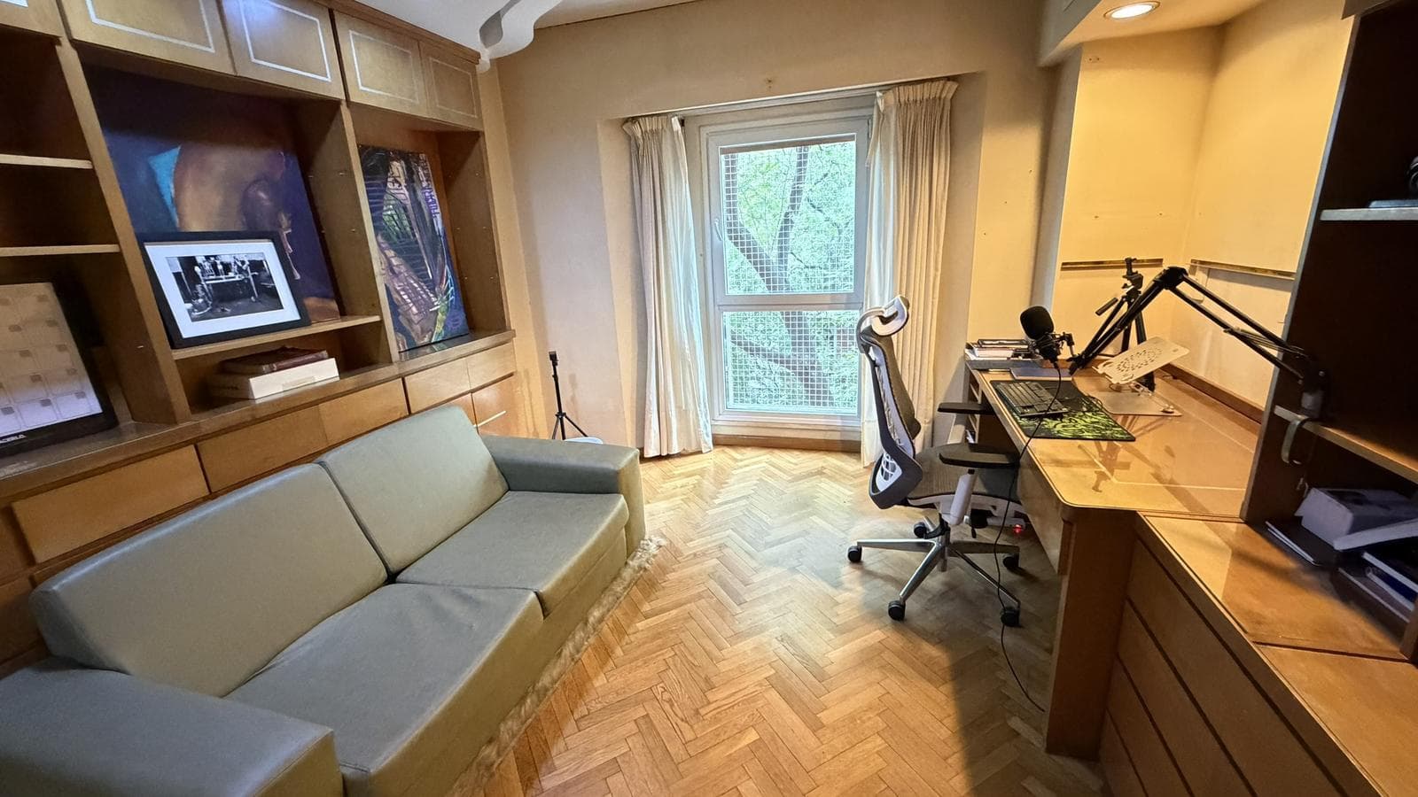 6-Room Apartment for Sale in Recoleta