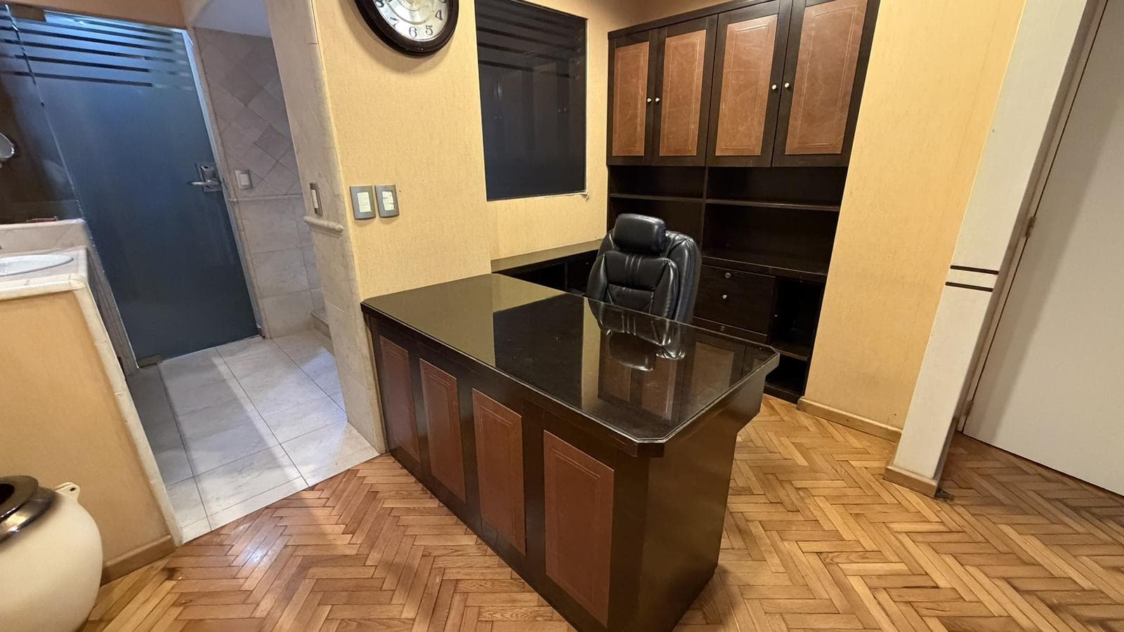 6-Room Apartment for Sale in Recoleta