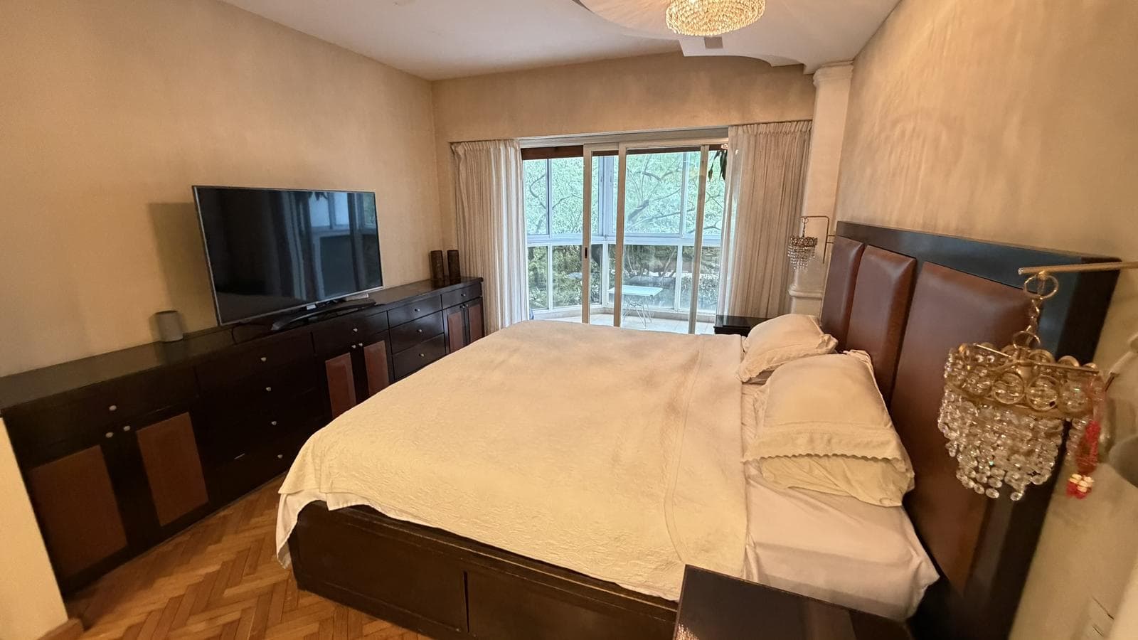 6-Room Apartment for Sale in Recoleta