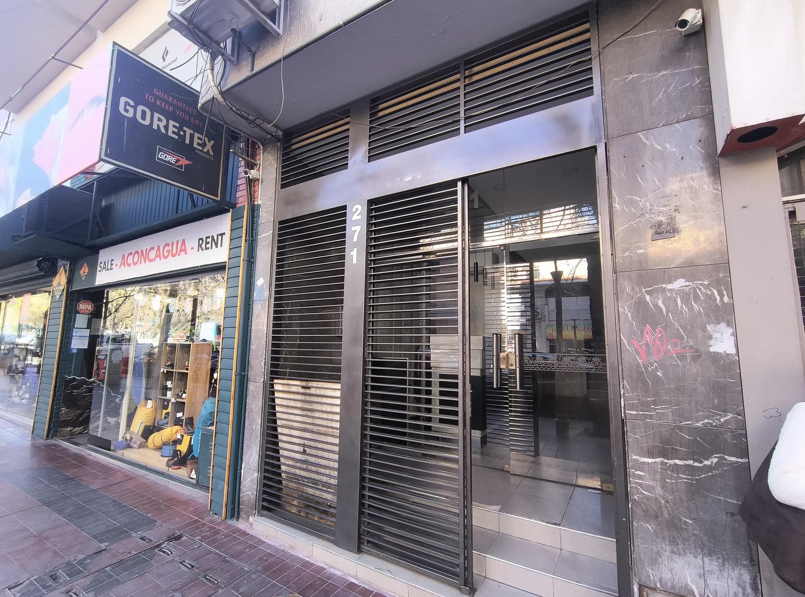 Office for rent: 2 private offices + reception area