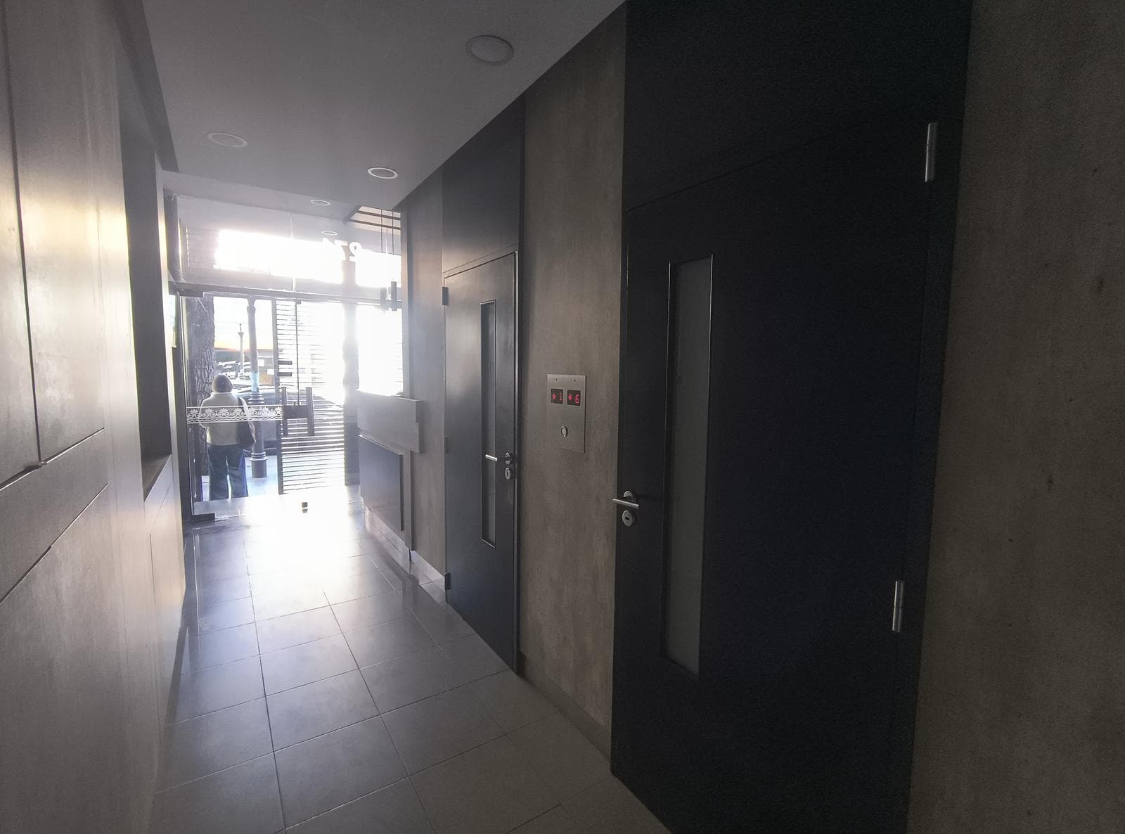 Office for rent: 2 private offices + reception area