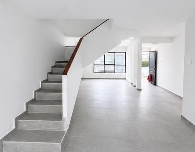 HOUSE FOR RENT AS OFFICE SPACE IN SIERRA LEONE